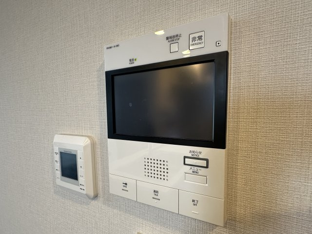 来客時にモニターで確認できるインターホン