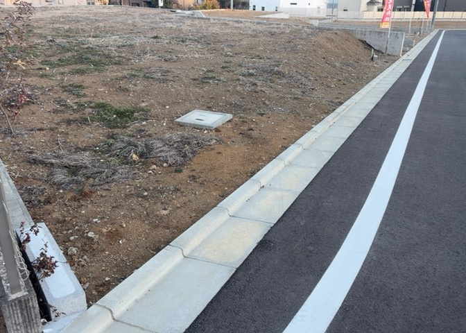 物件の詳細については、現地を見てわかること以外に、役所や法務局などで調べないとわからないことがあります。そのため、現地に行く場合は、もしこの物件を買ったらどのような生活ができるかをイメージしましょう。