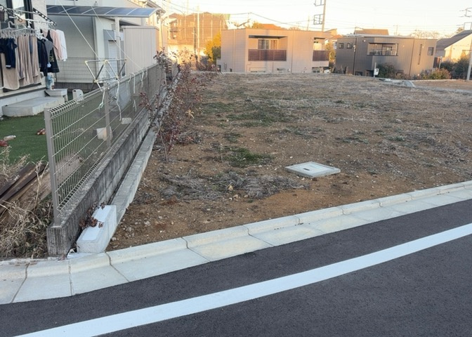 隣家の土地はどうなっているのか、生活利便施設が近くにあるのか、学校まで近いかなど、お客様のライフスタイルにあわせたイメージが重要です。また、近くにあると困る施設が近くにないかも確認するといいでしょう。