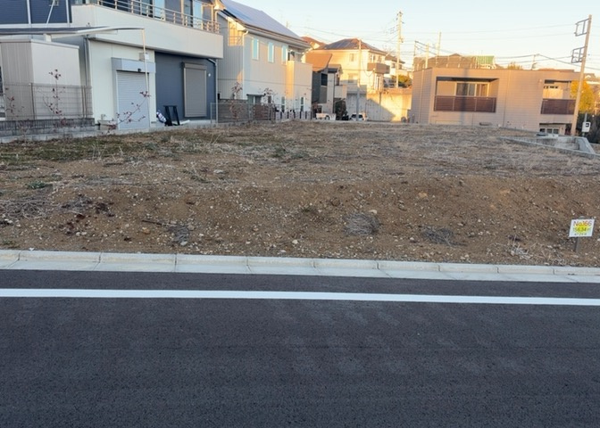 家を建てる前提で土地を探している場合、地盤の丈夫さは譲れない条件の一つです。地盤が脆弱だと追加工事が必要となります。また、過去に地盤沈下や液状化現象を起こした土地は、できるだけ避けた方がいいでしょう。