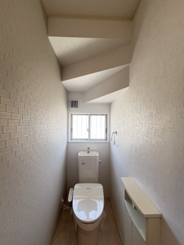 温水洗浄便座付きトイレ