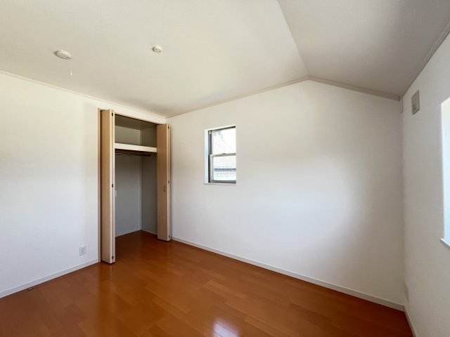 家族の個室や子供部屋に使える洋室　クローゼット付き