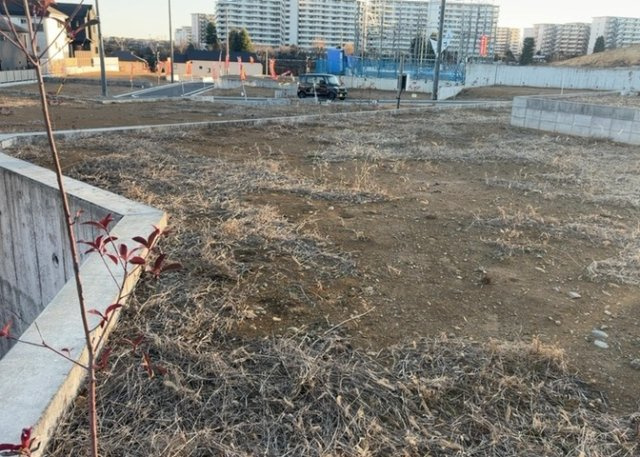 家を建てる前提で土地を探している場合、地盤の丈夫さは譲れない条件の一つです。地盤が脆弱だと追加工事が必要となります。また、過去に地盤沈下や液状化現象を起こした土地は、できるだけ避けた方がいいでしょう。
