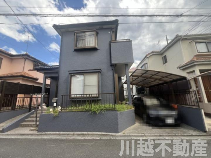 西側公道から見た外観