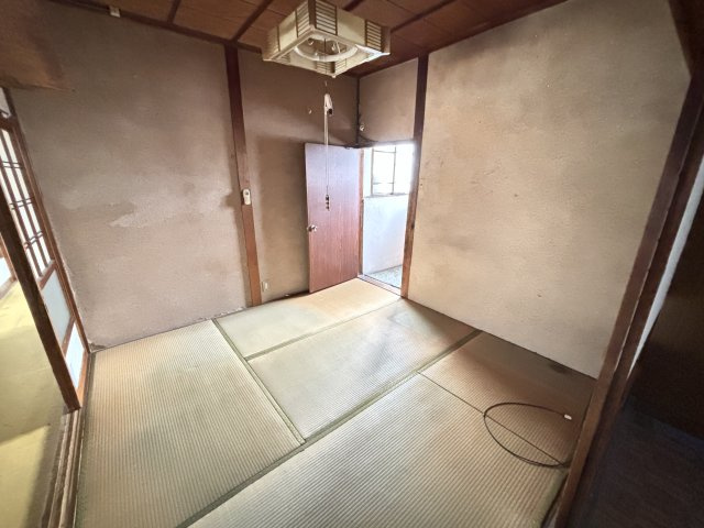 4.5帖の和室はテレワークや趣味のお部屋にいかがでしょうか！