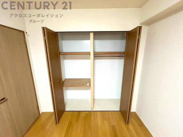 衣類やアクセサリー、小物類の収納が便利で整理整頓がしやすく、部屋の美観を保ちつつ、スペースを最大限に活用できます。衣服のしわやダメージを防ぎ、長持ちさせることができます。