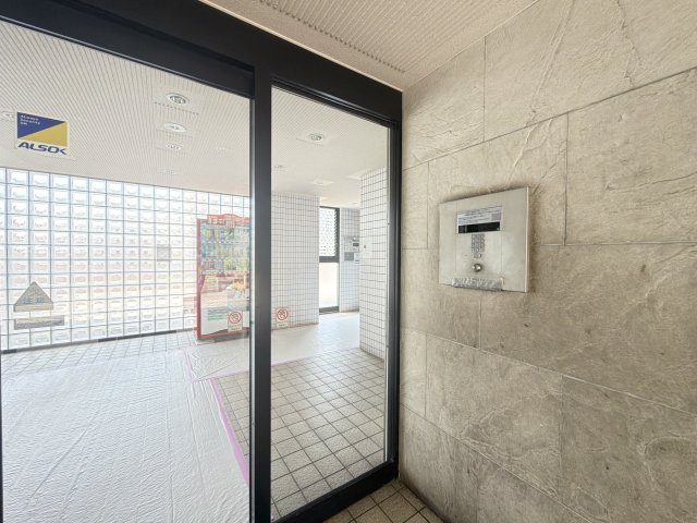 【防犯】防犯も安心のオートロックエントランス！
