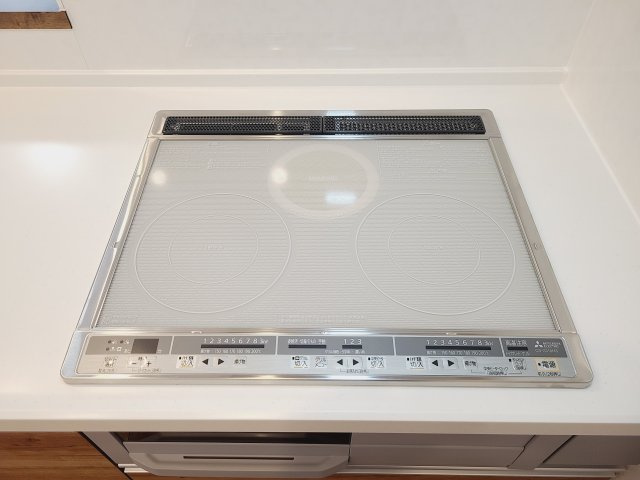 【新品】使い勝手の良いＩＨクッキングヒーター。