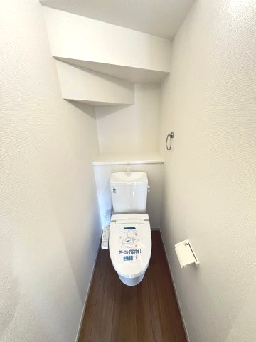 施工例。1階のトイレです。施工例は完成時と異なる場合があります。