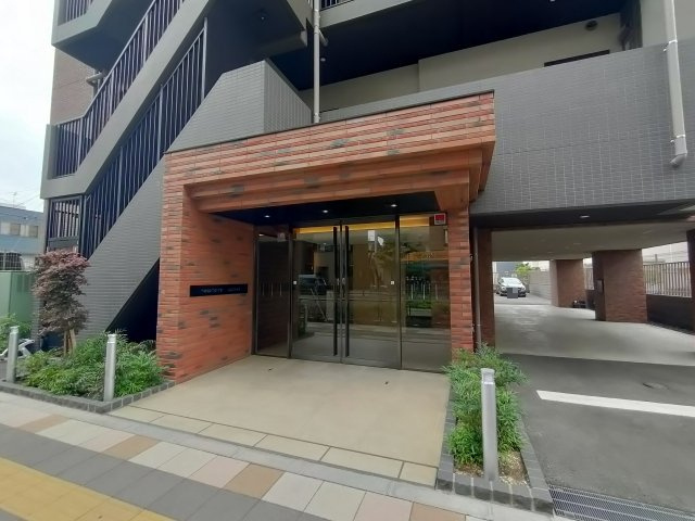 【エントランス】