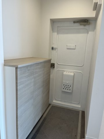 明るい玄関です