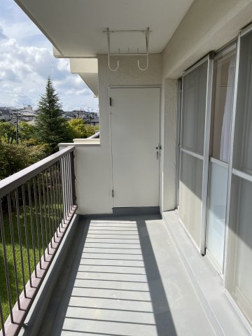 お洗濯にも便利なバルコニー付き