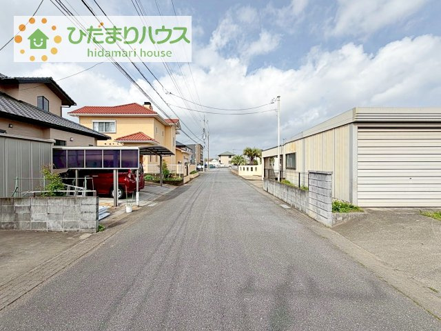 駐車場の入口付近も広々としており、余裕のある造りです！
