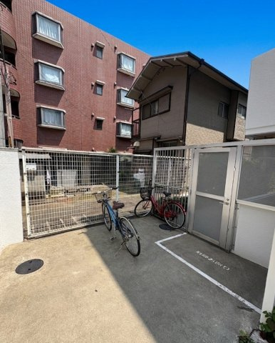 広々とした駐輪場◎