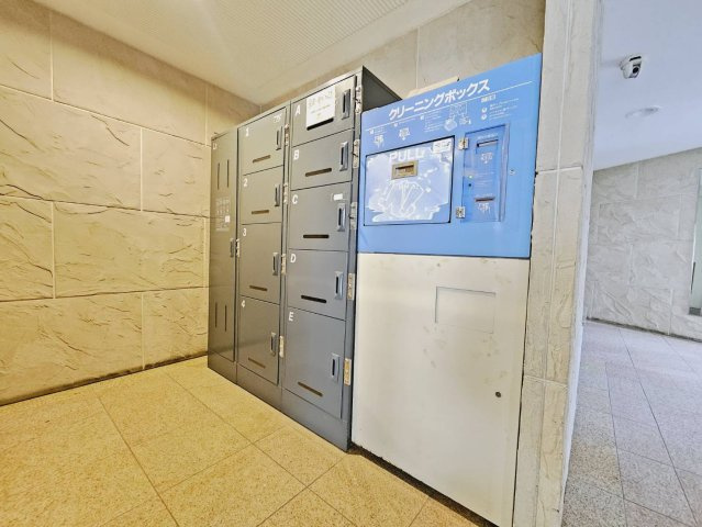 ■宅配ボックス■外出不在時でも郵送物を受け取れる。