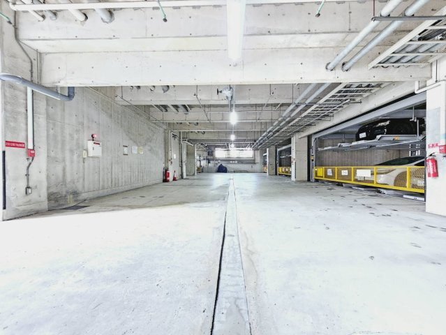 ※奥行5.05m×高さ1.55m×幅1.95m×重さ1700kg