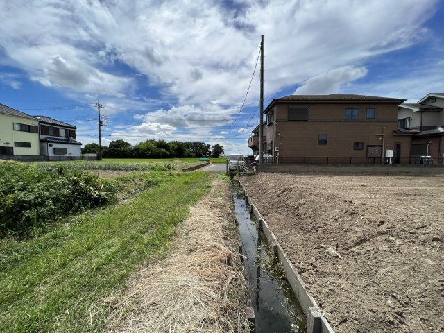 土地面積約63坪・自由設計で夢のマイホーム！希望の間取りが叶いやすい整形地！
