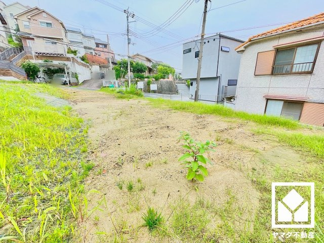 現況更地のため、余分な解体費用を抑えられ、スムーズに建築に入れます。