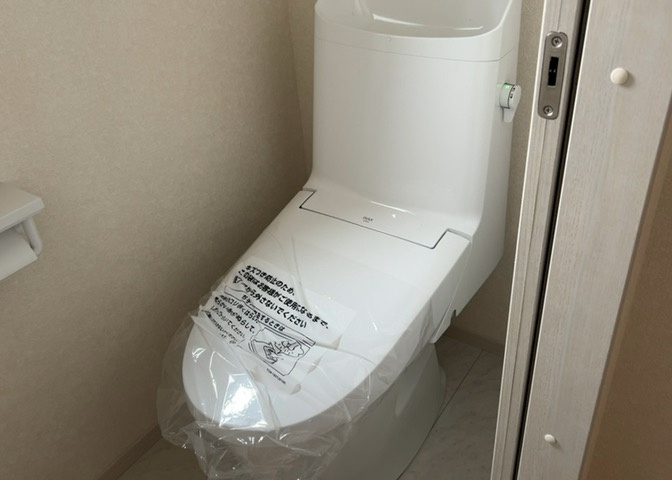 トイレは大きさや形、機能、抗菌性などが異なる多種多彩なタイプが各メーカーから出ています。それぞれに良さがあるため、事前にどういったタイプのトイレがいいのかをご家庭内で決めて、内見に行くといいでしょう。
