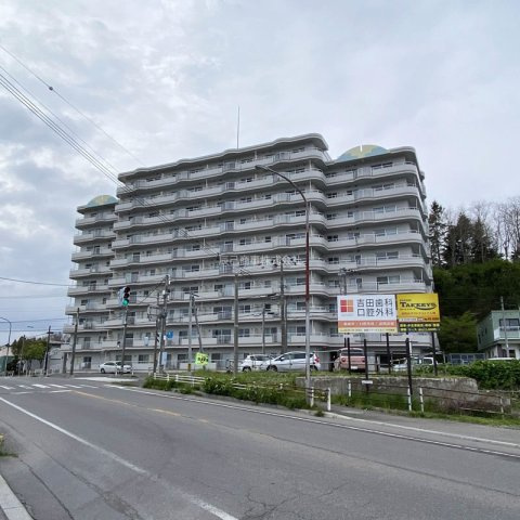 【ニューシャトーム湯川の外観】