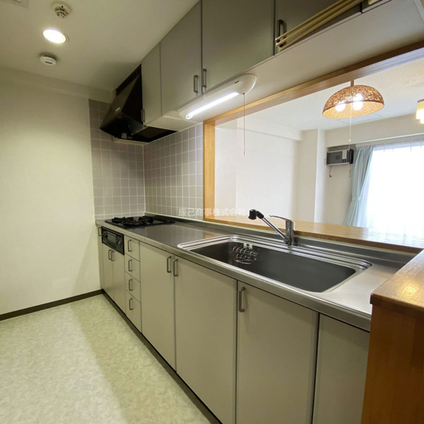 【ニューシャトーム湯川のキッチン】