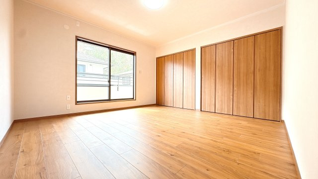 2Ｆ9．8帖の南西洋室になります♪