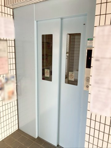 エントランスにはエレベーターが1基あります！