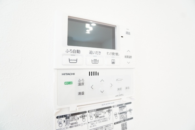 エコキュートは使い方次第でガスを使用するよりも光熱費を抑えられます。※類似物件の参考画像です。