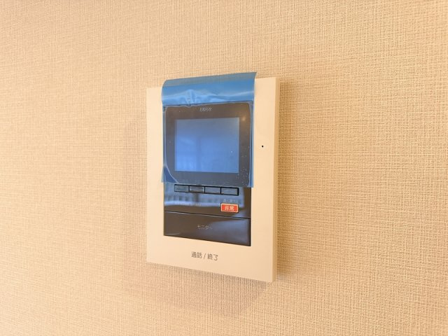 TVモニター付インターホンのため訪問者がひと目で分かります