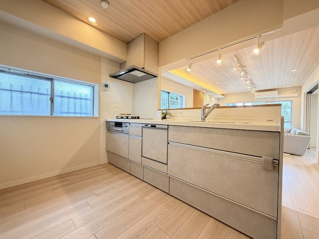 使いやすく料理も楽しいカウンターキッチン