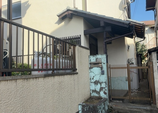隣家の土地はどうなっているのか、生活利便施設が近くにあるのか、学校まで近いかなど、お客様のライフスタイルにあわせたイメージが重要です。また、近くにあると困る施設が近くにないかも確認するといいでしょう。