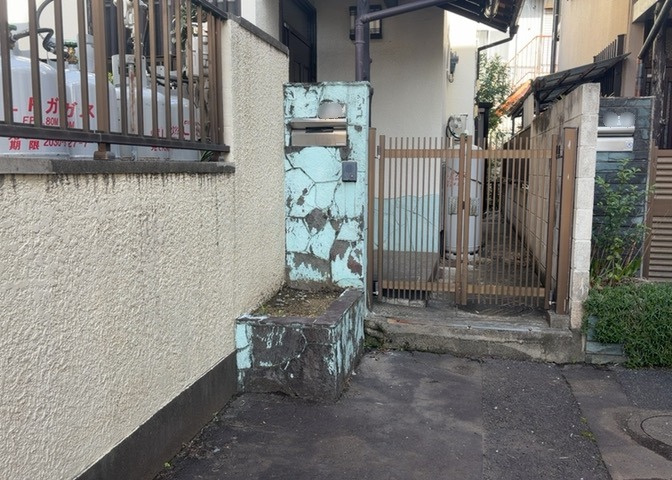 人が暮らすうえで日光は大切な要素となります。日当たりの良さは譲れないポイントですね。併せて近くに大きな建築物の建築予定がないか、あるいはそれが可能な土地が近くにないか事前に確認することもお勧めします。