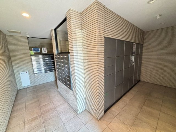 【ライオンズ南大沢ヒルズの宅配ボックス】