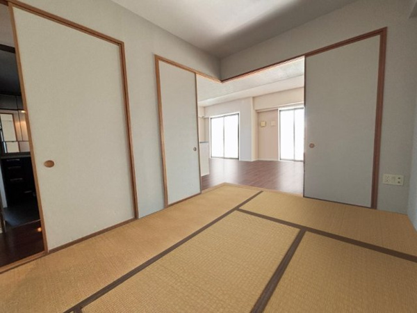 【ライオンズ南大沢ヒルズの和室】