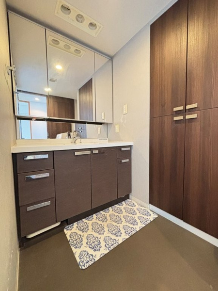 【ライオンズ南大沢ヒルズの洗面】