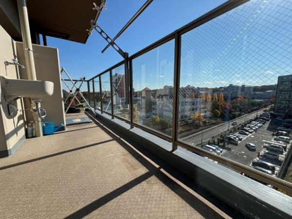 【ライオンズ南大沢ヒルズのバルコニー】