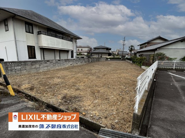 西側からの外観　2022年5月16日現地写真