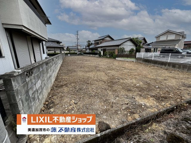 西側からの外観　2022年5月16日現地写真