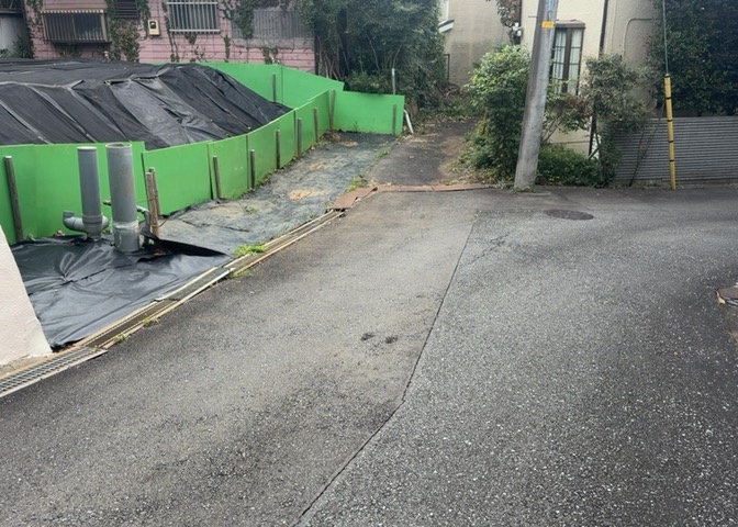 土地を買う際、住む地域の自治体や福祉の補助制度にも注目してみましょう。子供や老人の医療補助やゴミ出しのルールなど、自治体によってルールに大きな違いがあるため、暮らしやすい土地で判断するとよいでしょう。