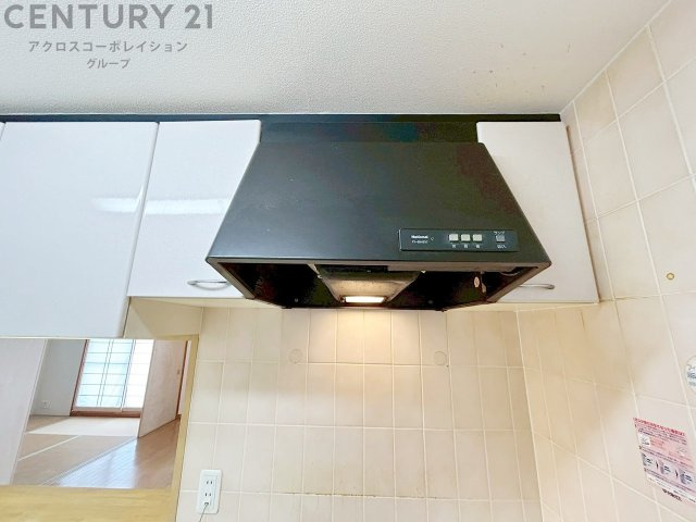 パワフルな吸引力で調理中の臭気等をしっかり処理してくれ、室内を快適に保ってくれます。　