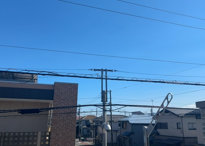 眺望を気にして物件を探す場合、前面に建物が建っていないか現地で確認しましょう！前面に建物があると景色はもちろん、日当たりや風通しにも影響が出てきます。住んだ時のことを想像しながら現地見学をしましょう。