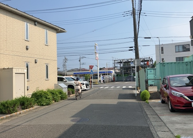 眺望を気にして物件を探す場合、前面に建物が建っていないか現地で確認しましょう！前面に建物があると景色はもちろん、日当たりや風通しにも影響が出てきます。住んだ時のことを想像しながら現地見学をしましょう。