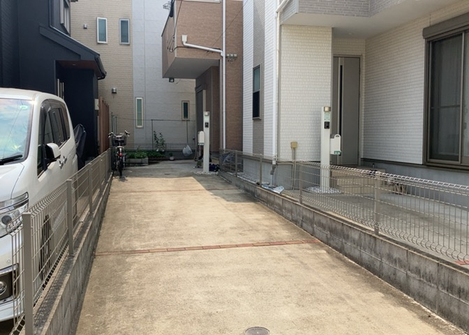 庭があることでガーデニングや家庭菜園はもちろん、こどもの遊び場やペットを放して遊ぶことができます。また、家の周囲に余裕があるということです。隣地との間があれば、十分な日当たりと、風通しが確保できます。