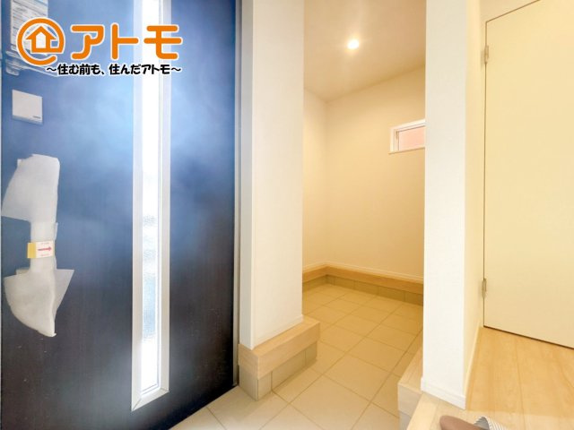 玄関は収納付きで使い勝手良好♪見た目もすっきり♪