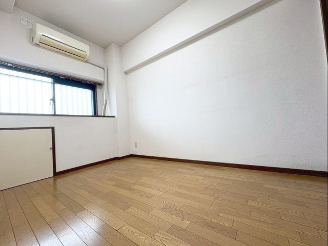 シンプルで使い勝手のよい洋室です！