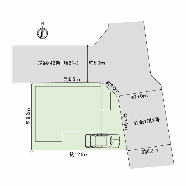 角地ならではの開放感が魅力的！車種により2台駐車も可能です。※図面を基に作成しています。現況と異なる場合は現況を優先いたします。