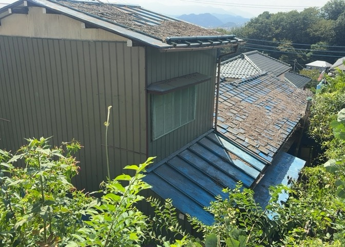 木造住宅とは土台、壁、柱など建築物の強度を支える構造体の材に木が使用されている構造を指します。構造体は建物の自重を支えるだけではなく風圧や水圧、積裁荷重などあらゆる衝撃に耐えるための基礎です。