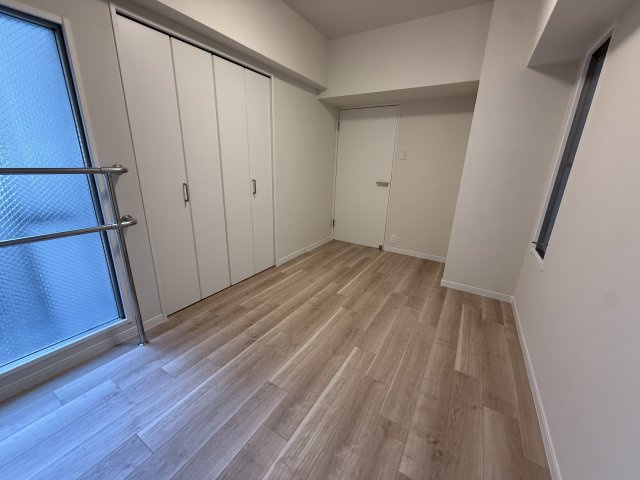 5.8帖の洋室は2か所に窓あり