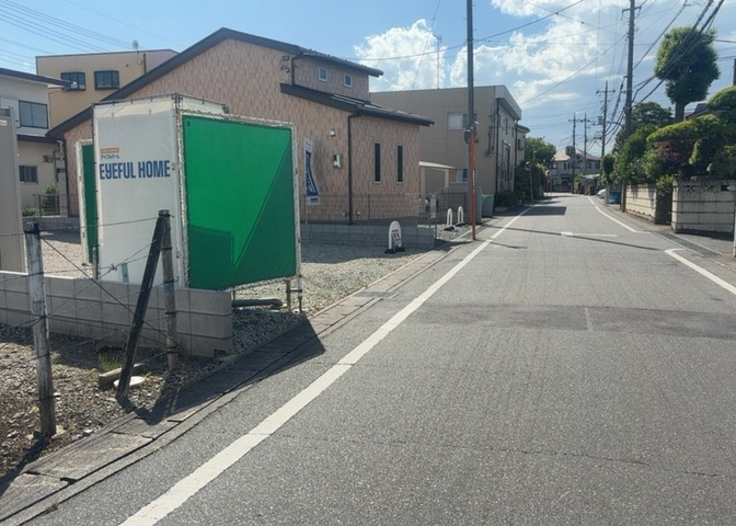 隣家の土地はどうなっているのか、生活利便施設が近くにあるのか、学校まで近いかなど、お客様のライフスタイルにあわせたイメージが重要です。また、近くにあると困る施設が近くにないかも確認するといいでしょう。