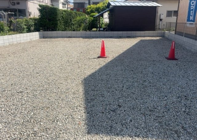 家を建てる前提で土地を探している場合、地盤の丈夫さは譲れない条件の一つです。地盤が脆弱だと追加工事が必要となります。また、過去に地盤沈下や液状化現象を起こした土地は、できるだけ避けた方がいいでしょう。